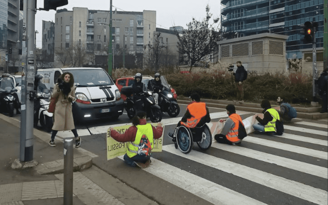 Blocco stradale in Viale Sturzo a Milano