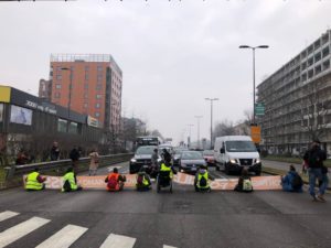 Ultima Generazione blocco stradale Milano combustibili fossili