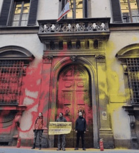 Ultima Generazione lancia vernice sul palazzo della Regione Toscana