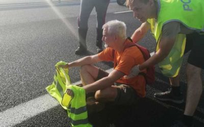 Nuovamente in strada contro il collasso climatico, multati i giornalisti che svolgevano il proprio lavoro di cronaca