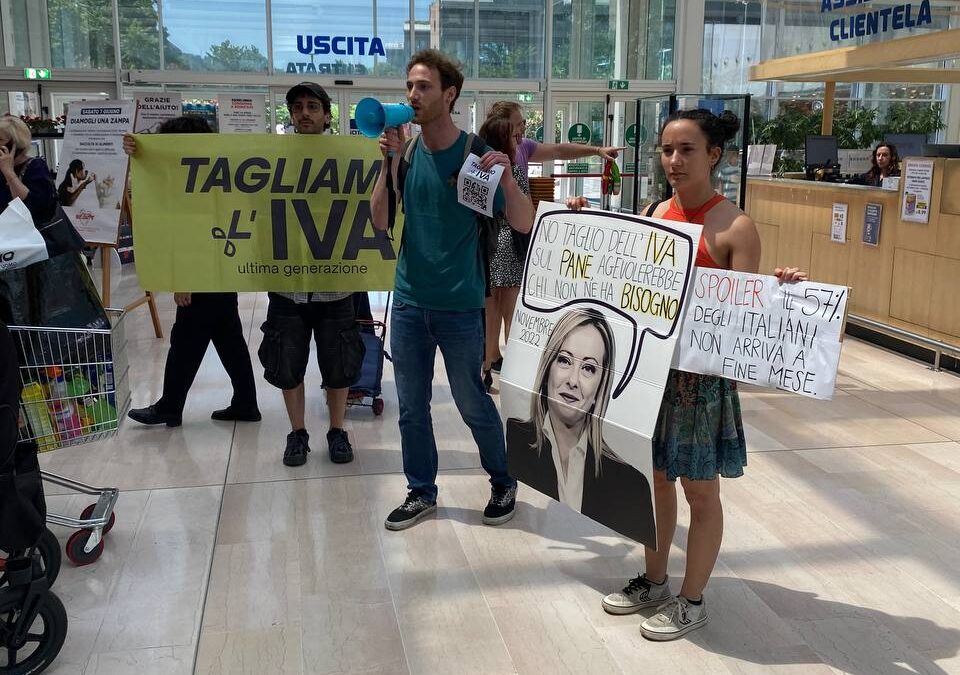 ULTIMA GENERAZIONE: MILANO BOICOTTAGGIO CONTRO CARREFOUR